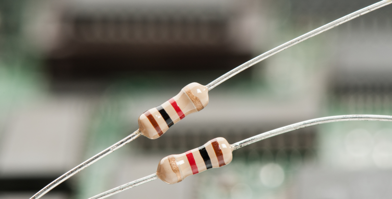 Rezystor z czterema paskami koloru – kod paskowy